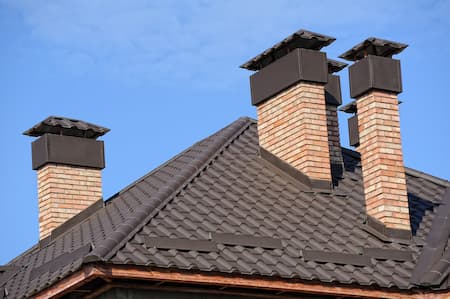 Asphalt shingles vs metal roofing in Yorkville, IL