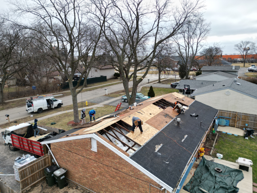 The Dangers of Hiring an Unlicensed Roofing Contractor for Your Naperville, IL Roofing Needs